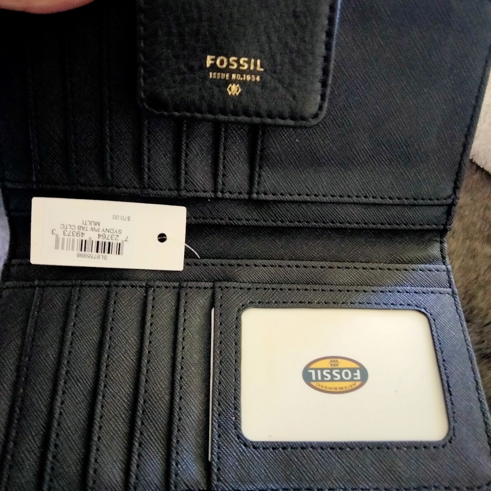 Fossil wallet
